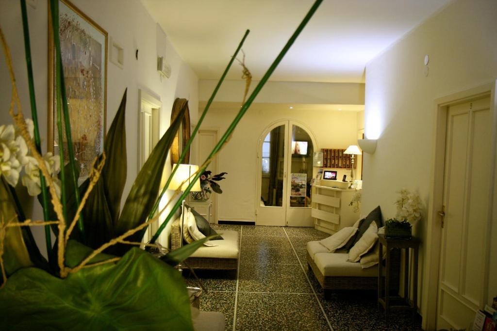 Hotel Gabbiano Alassio Exteriör bild